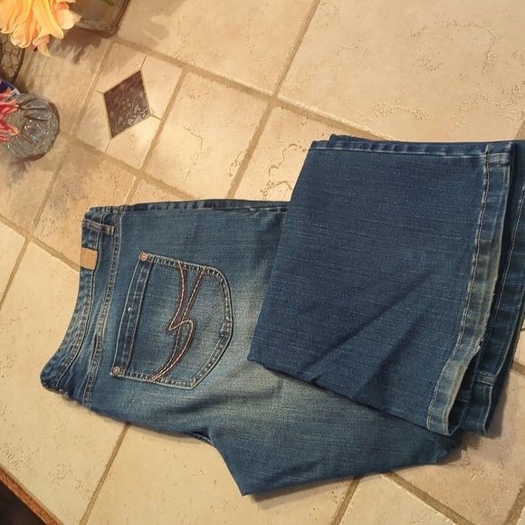 Maurices Molli Flare Jeans 17/18R - Picture 5 of 6
